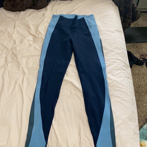 Lulu lemon leggings - Picture 2 of 3